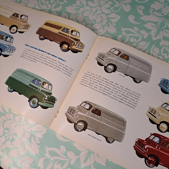 BEDFORD vintage Bedford Van brochure. - Picture 2 of 9